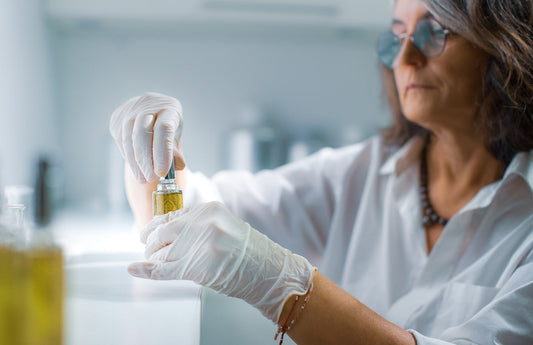 Mano olfaktorinė kelionė: atradimai, botaninės ekspedicijos ir kvapnūs kūriniai